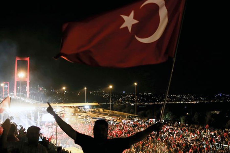 15 Temmuz Şehit ve Gazilerimizi Anıyoruz...