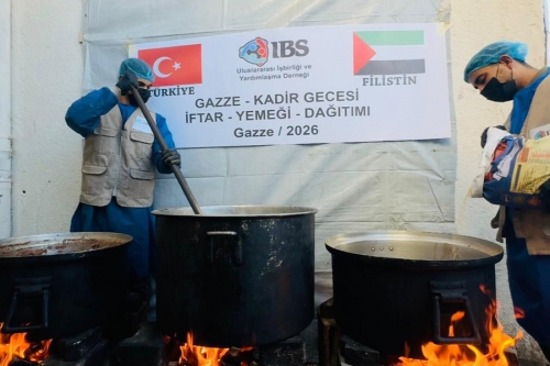 BİN AYDAN HAYIRLI GECEDE GÖNÜLLER AYNI SOFRADA BULUŞTU!